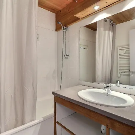 Confortable 2 Pieces Cabine, Skis Aux Pieds, Proche Commerces - Fr-1-182a-10