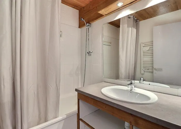 Confortable 2 Pieces Cabine, Skis Aux Pieds, Proche Commerces - Fr-1-182a-10